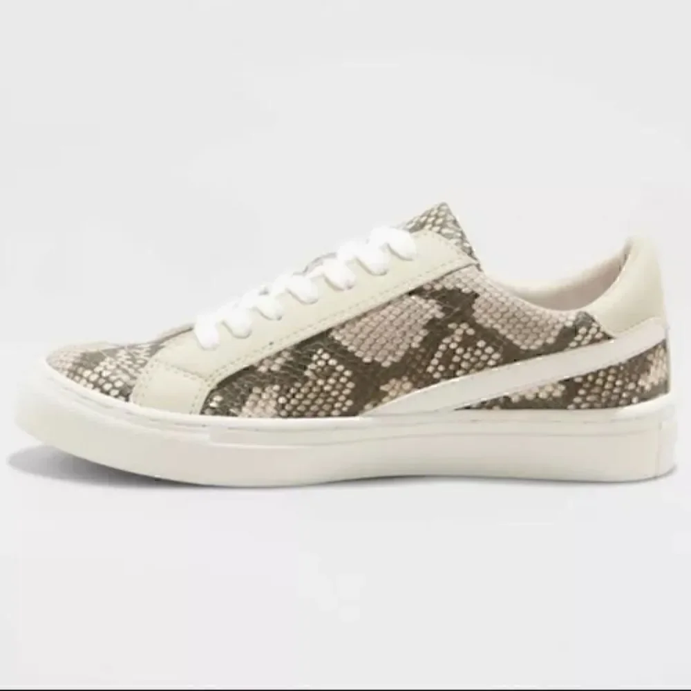 Women's Brittin Sneakers - Universal Thread
